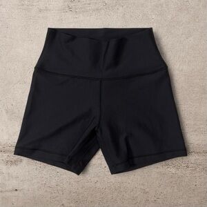 Black Glossform Aritizia Golden High-Waisted 5in Shorts Size 10
